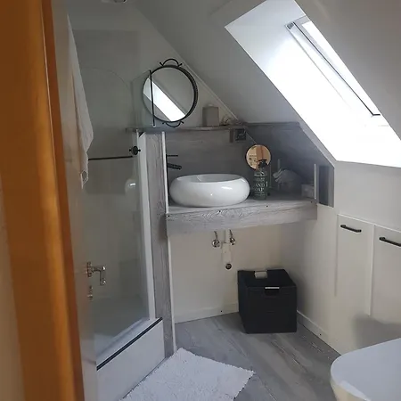 1 Zimmer Mit Bad Апартаменты *